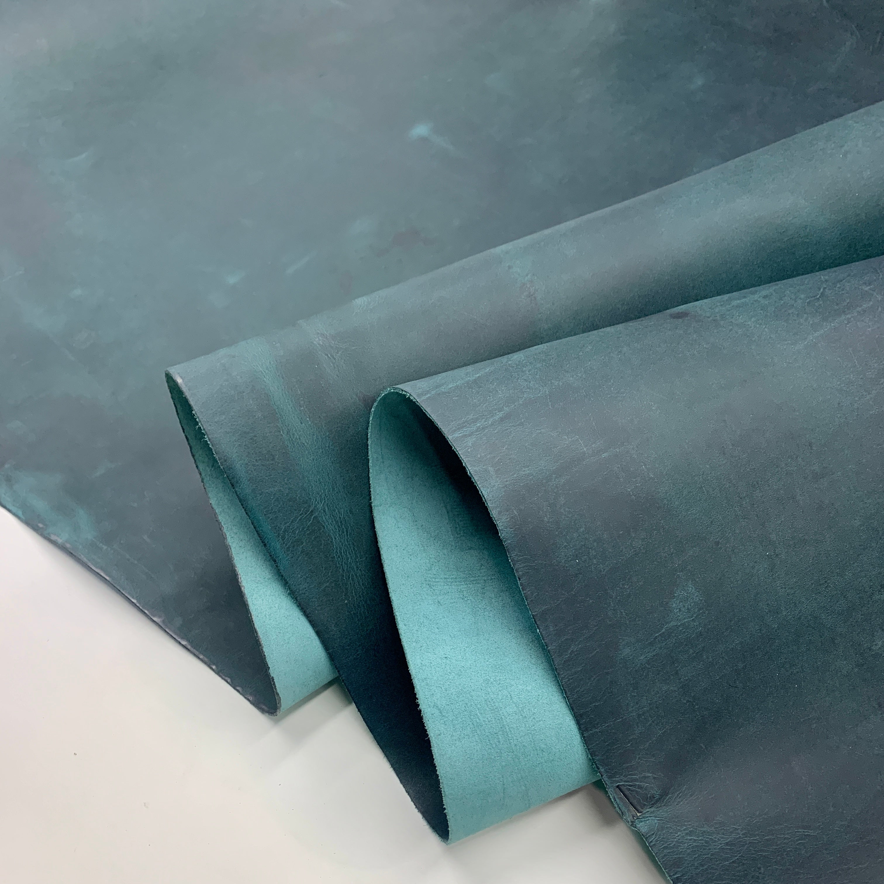 Turquoise leather pull up real 2mm 5 oz crazy horse waxy oily finishing distressed forest for bags shoes leathercraft journals