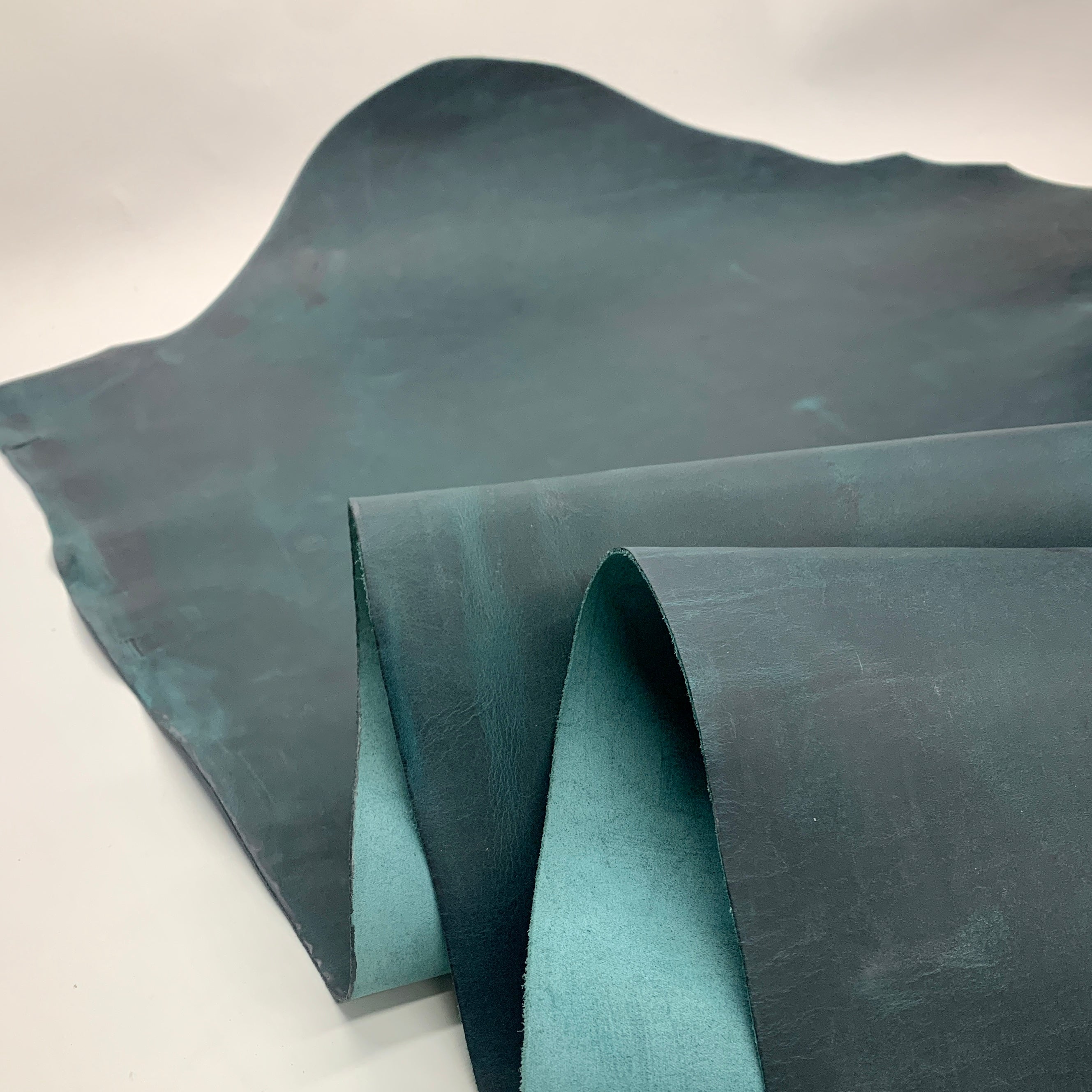 Turquoise leather pull up real 2mm 5 oz crazy horse waxy oily finishing distressed forest for bags shoes leathercraft journals