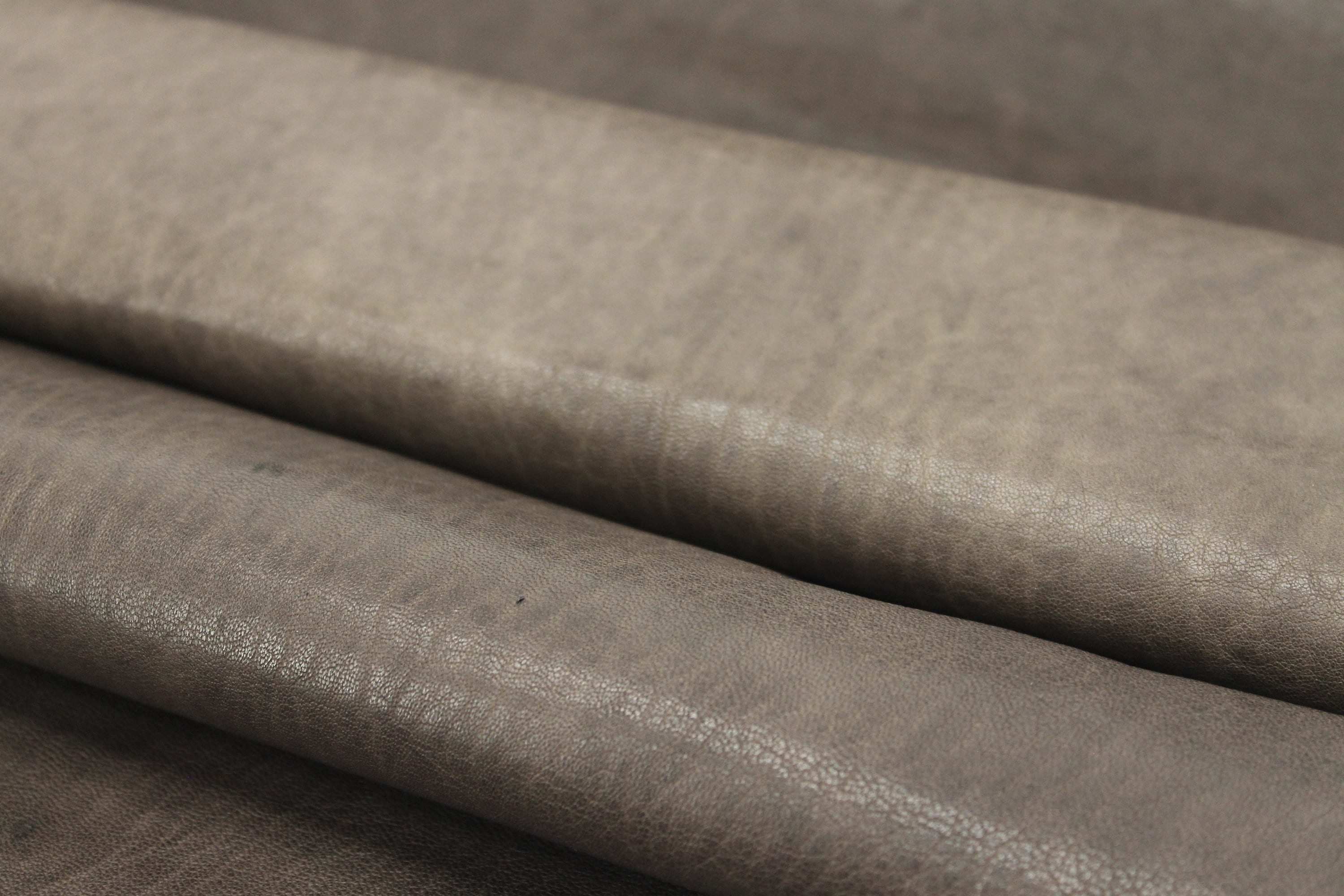 Brown textured vintage goat leather | hide 1.0mm | 2-3 oz |