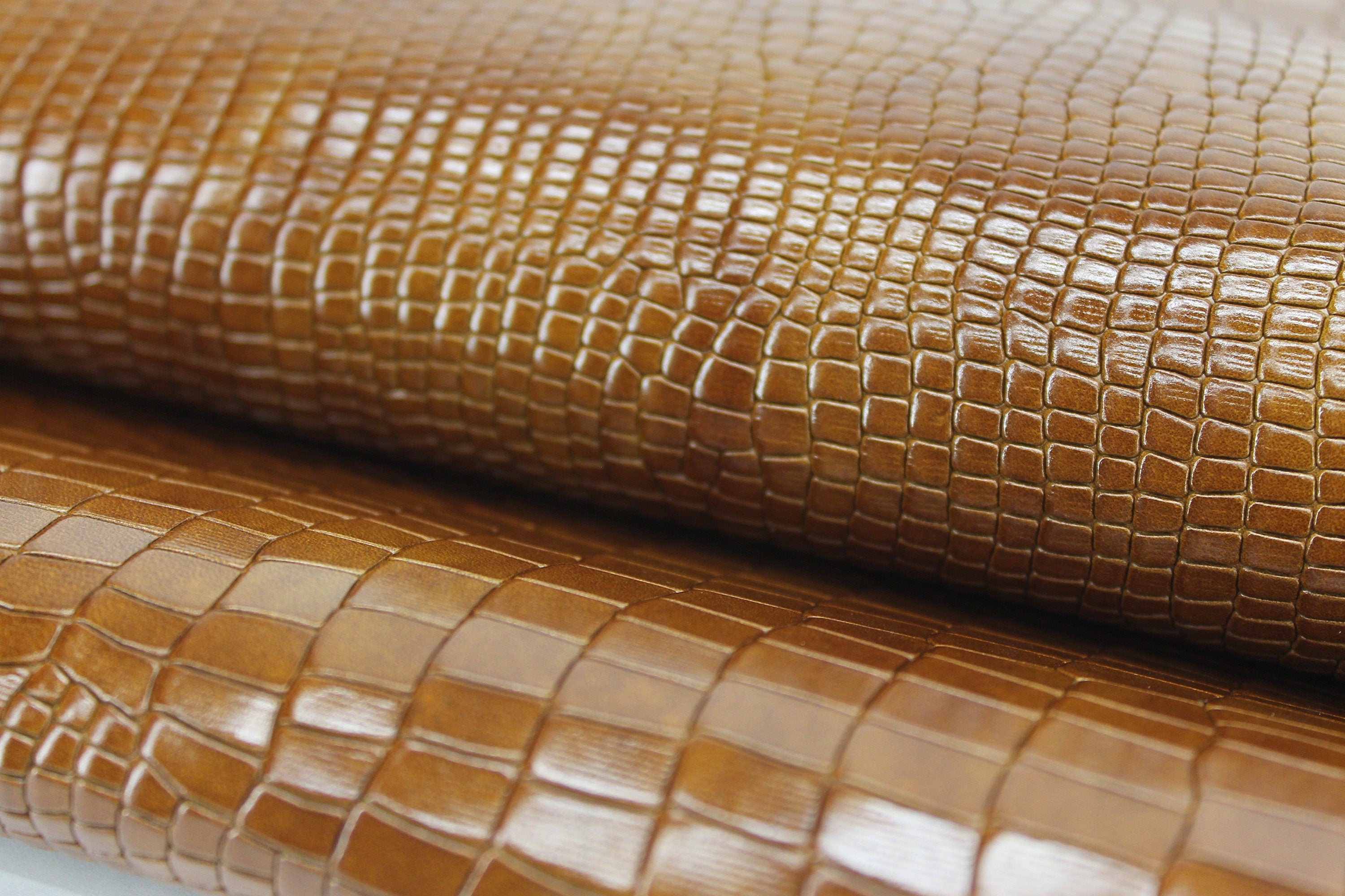 Light Brown shiny Crocodile Reptile embossed natural leather | 0.8-1.0 mm | 2 oz | cow embossed hides skins for wallets bags shoes