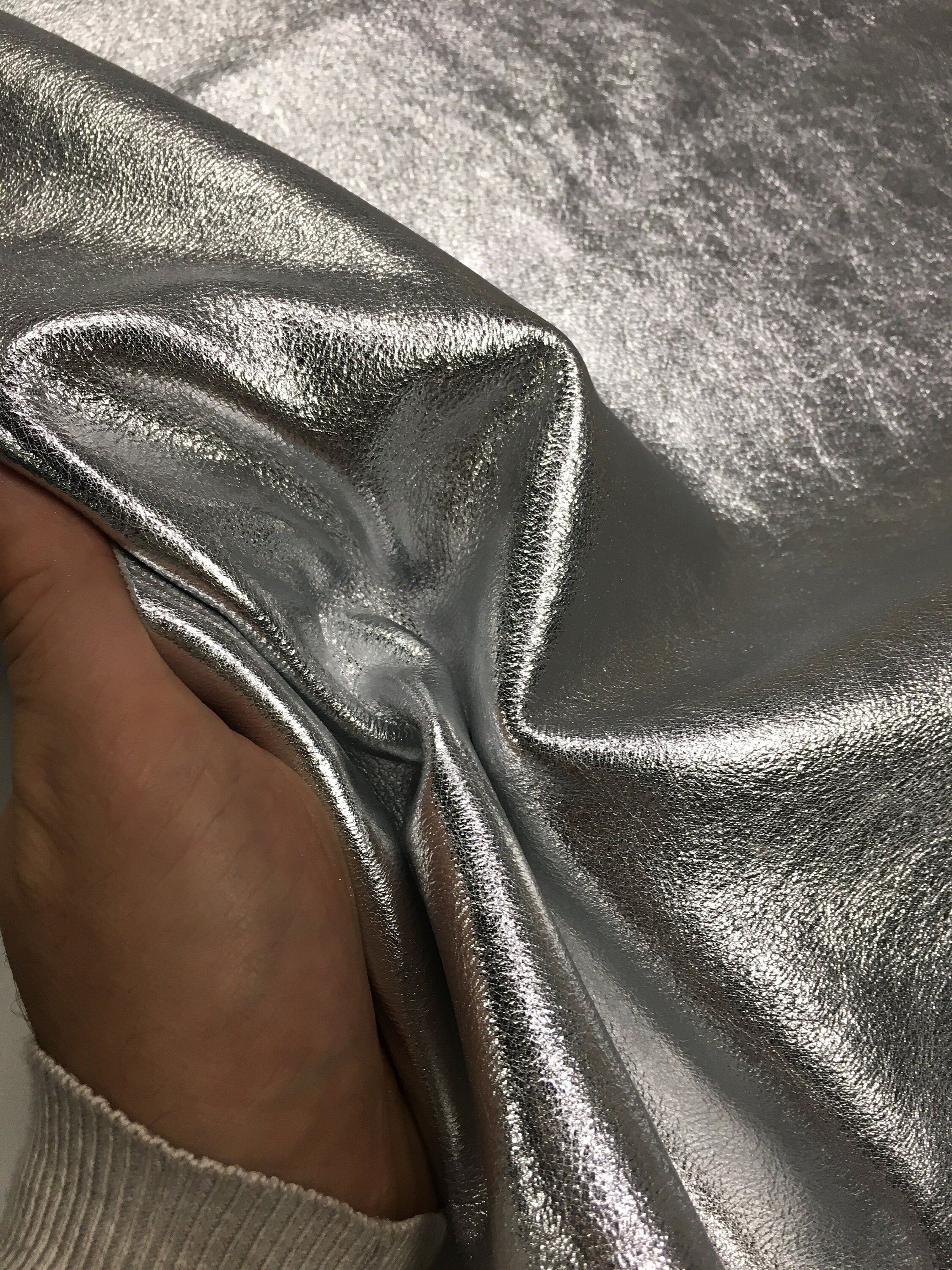 Silver laminated natural leather | Thickness 1.2/1.4 mm | 3- 4 OZ| Side