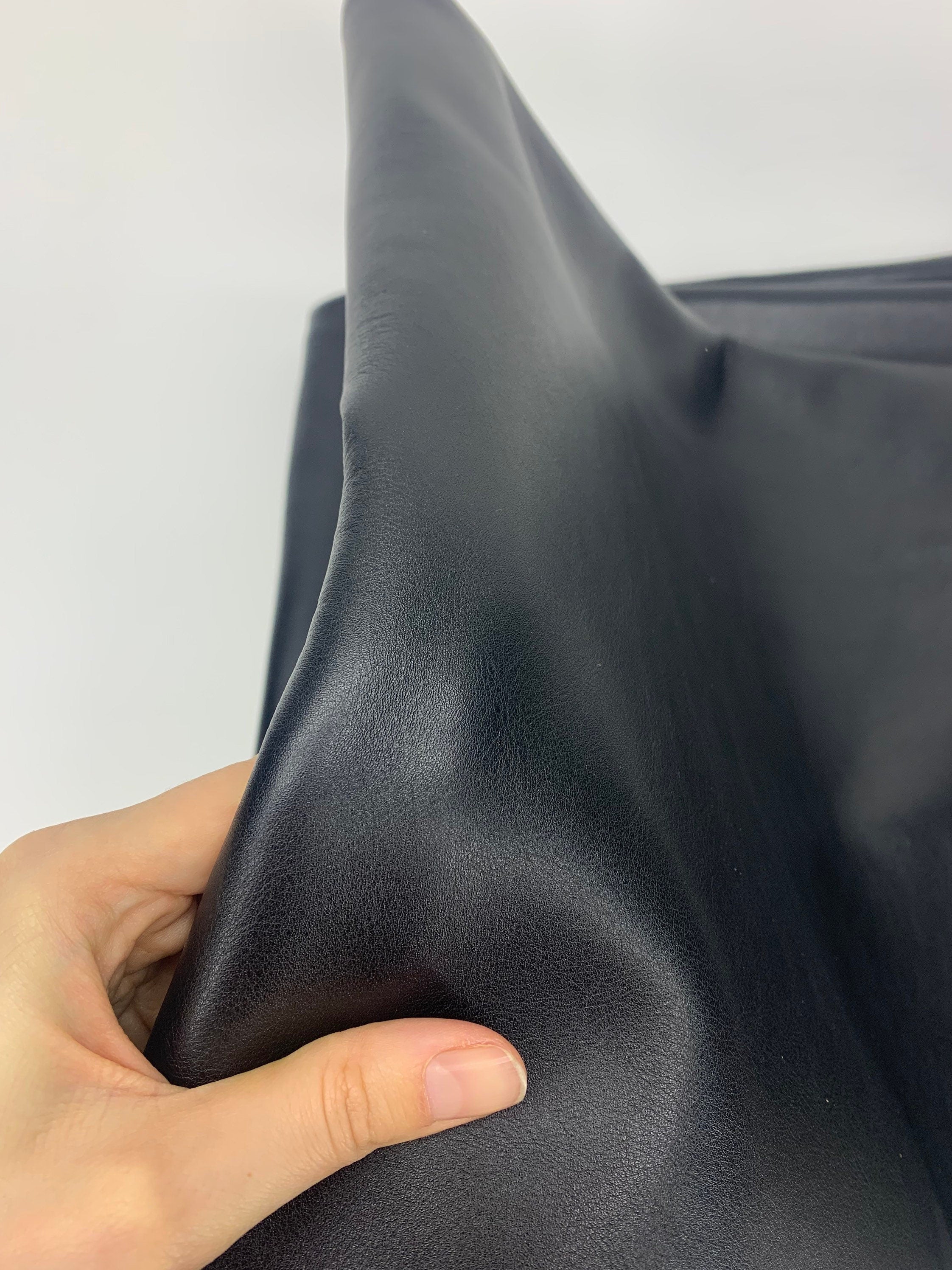 Black Soft Vegetable tanned leather 1.6 mm 3-4 oz sheets panels