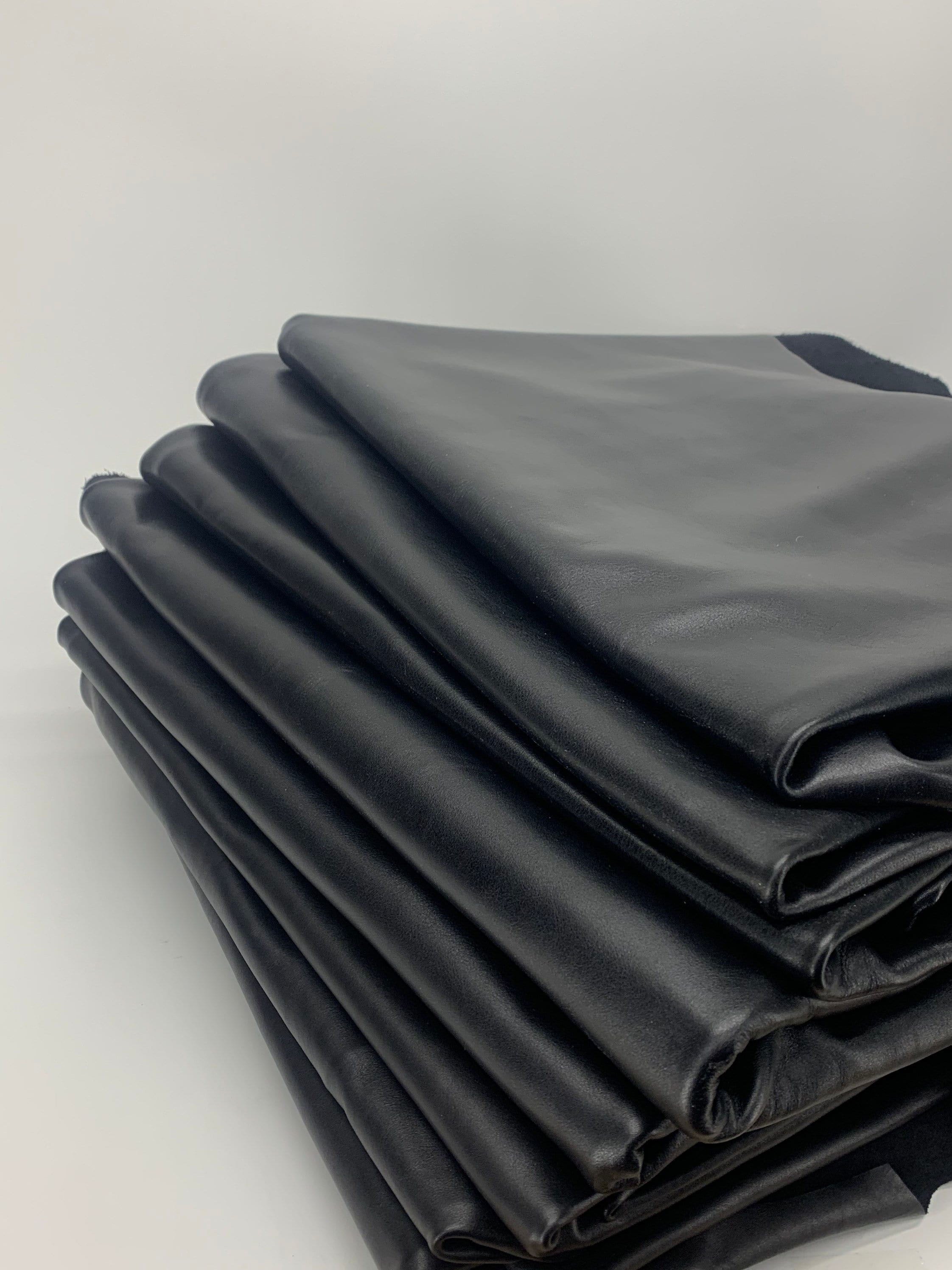 Black Soft Vegetable tanned leather 1.6 mm 3-4 oz sheets panels