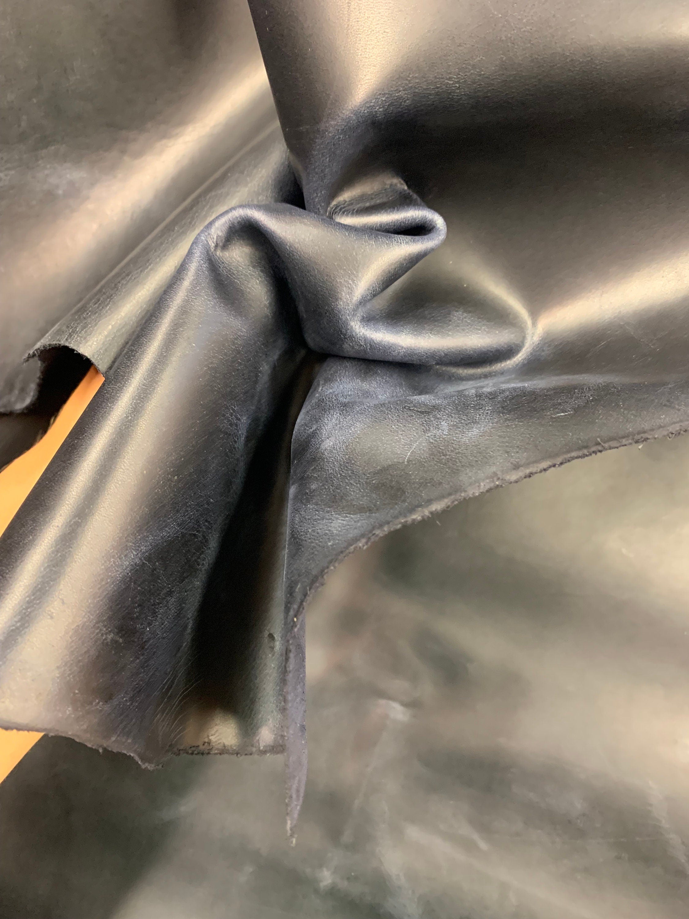 Dark Blue Navy pull up leather 1.2 mm 3 oz waxy oily finishing distressed color | soft | for bags, shoes, leathercraft