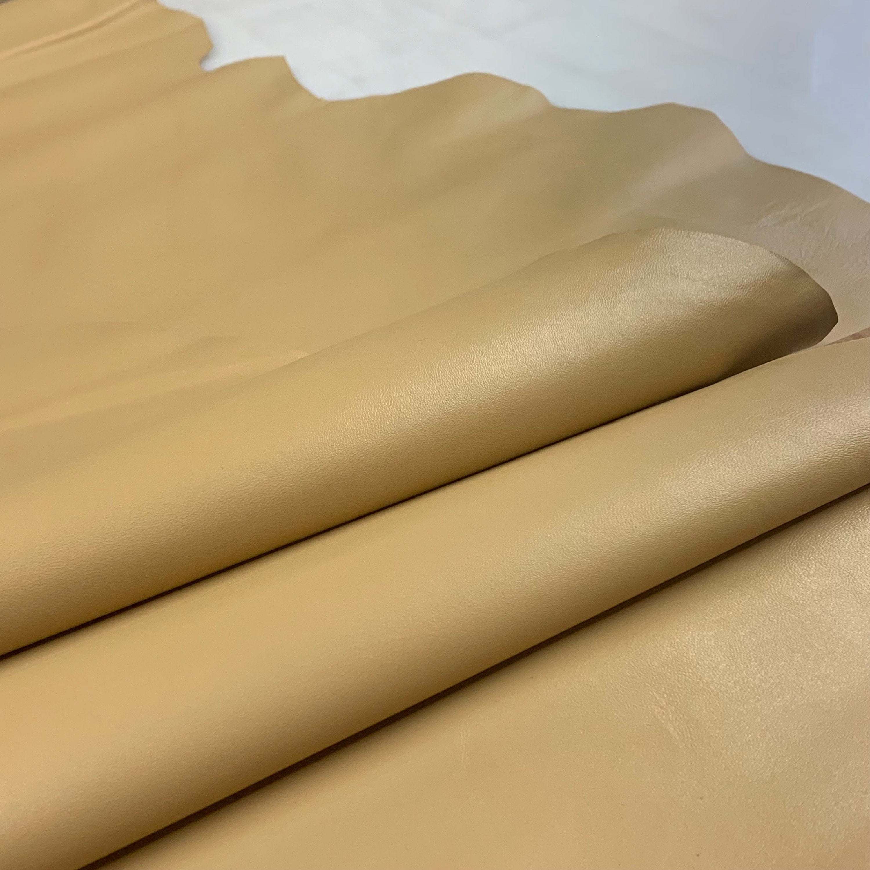 Beige Sheep leather | thin 0.6mm | 1-2 oz | soft lining shoes wallets bags | tan camel peachy sand light brown