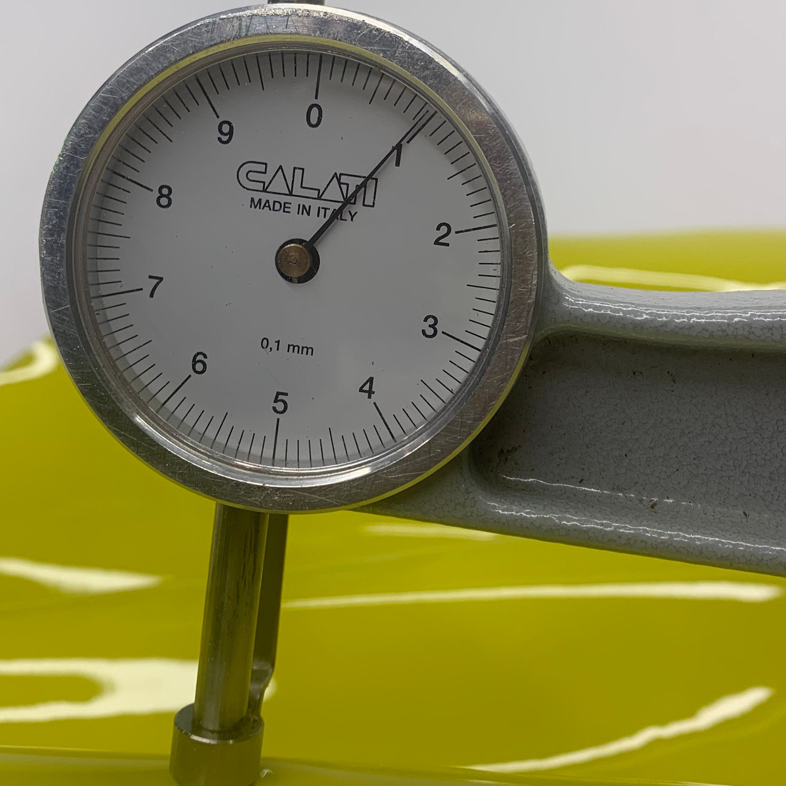 Yellow patent neon glossy leather cow hide skin 1.0 mm | 2-3 oz