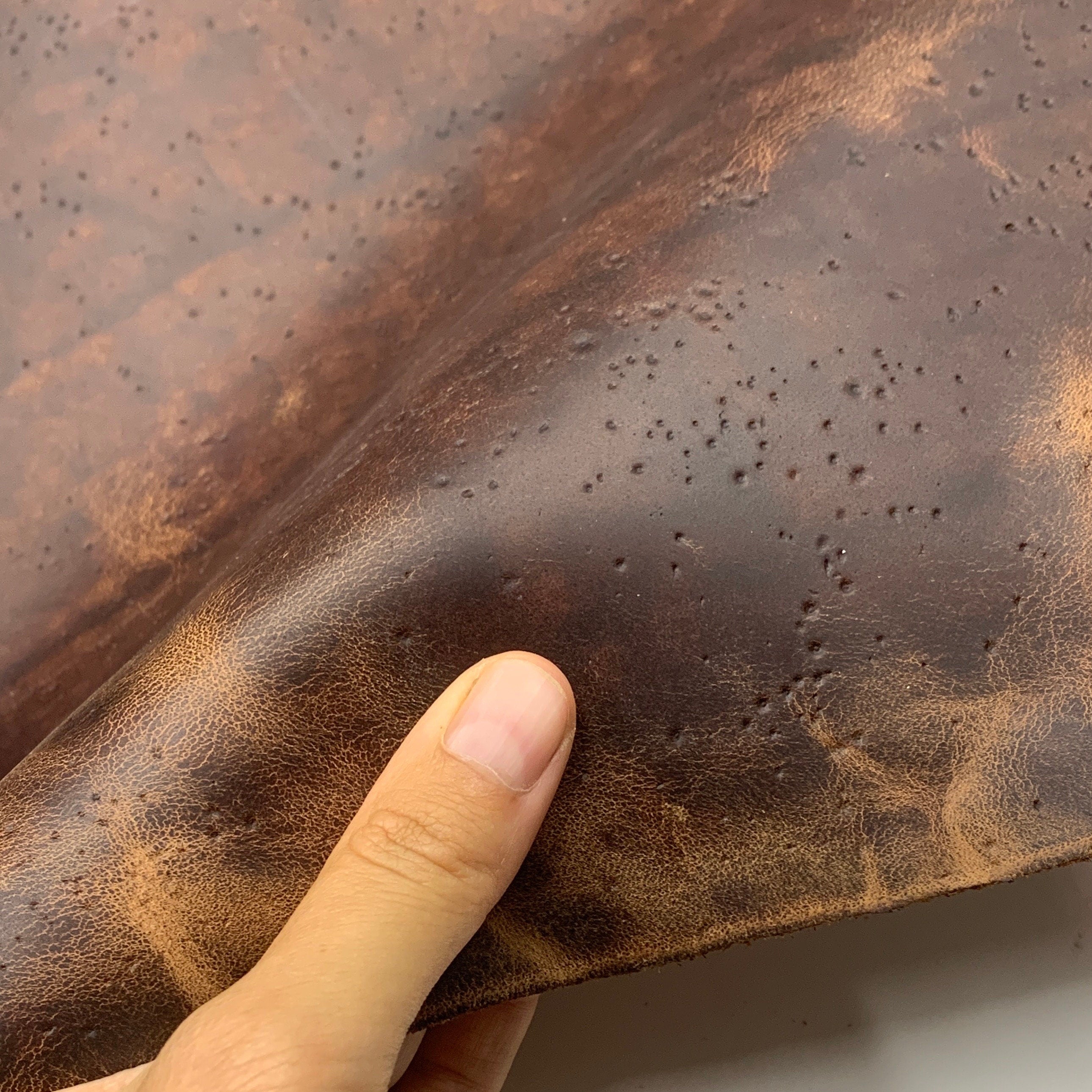 Dark brown leather | pull up embossed crazy horse leather | 1.4mm 3-4 oz |waxy oily finishing distressed color