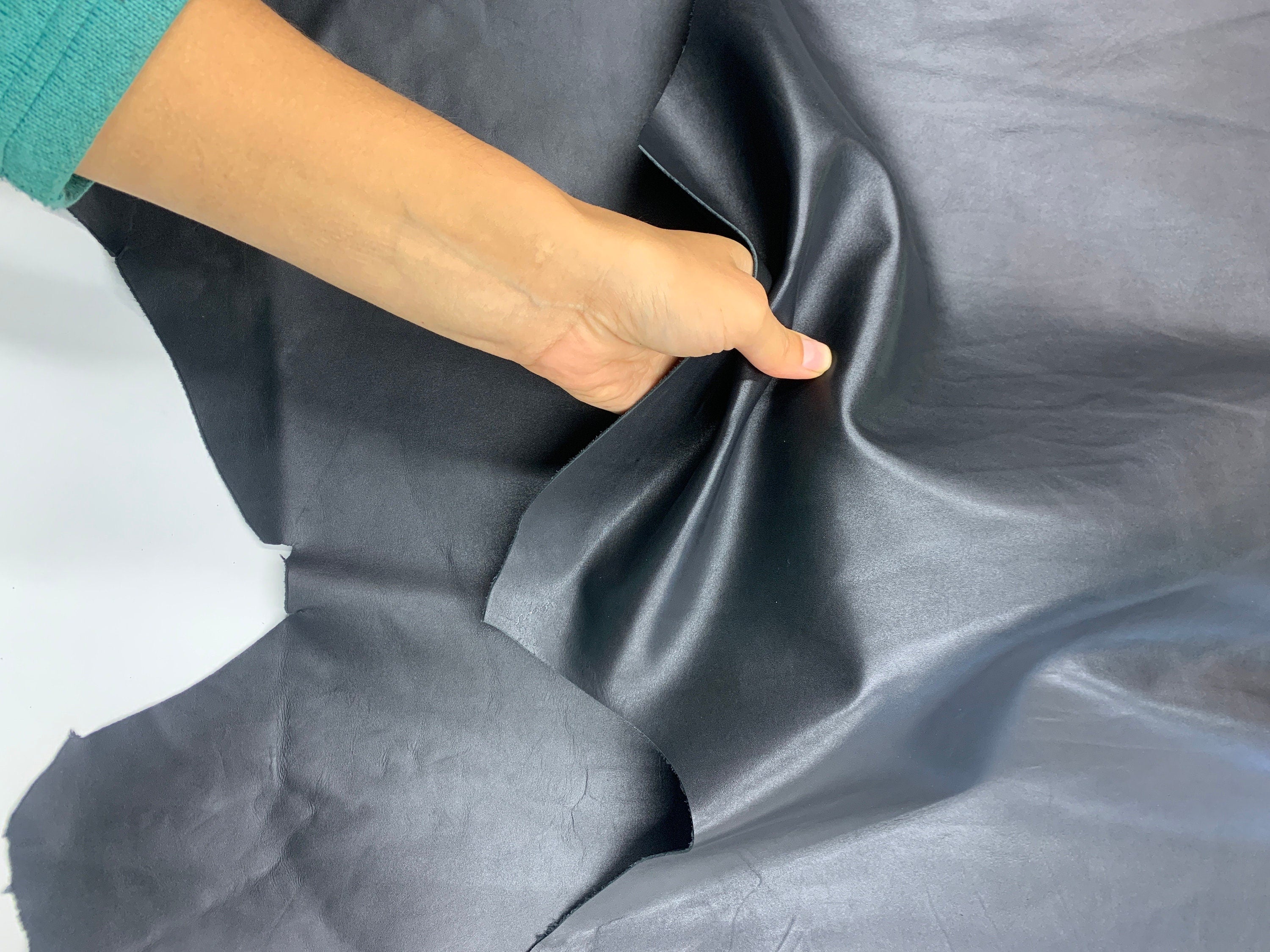 Black leather Thin medium soft | 1 mm 2-3oz |