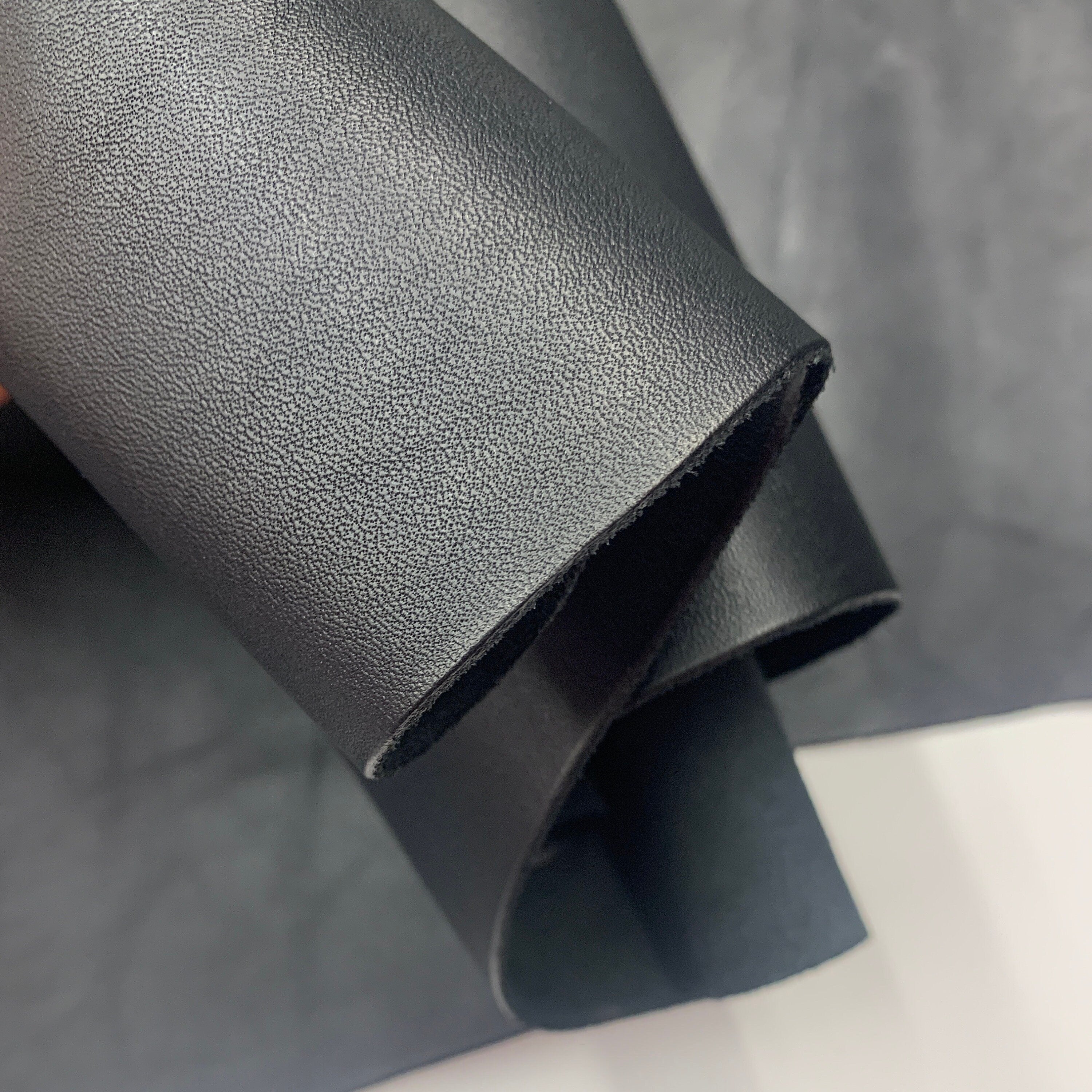 Black leather Thin soft | 1 mm 2-3oz | Calf | versatile non elastic | hides sheets | for bags, shoes, clothing, bookbinding | leathercraft
