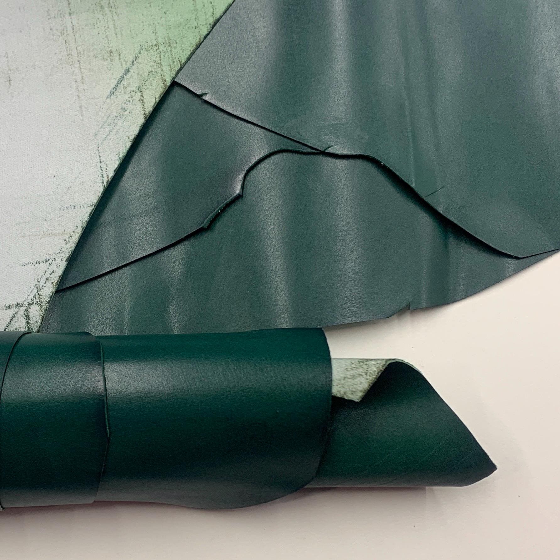 Green leather | emerald dark Full Grain Side | 0.6-0.8 mm 2 OZ | Real natural | Flat surface | sheets panels precut leathercraft glossy
