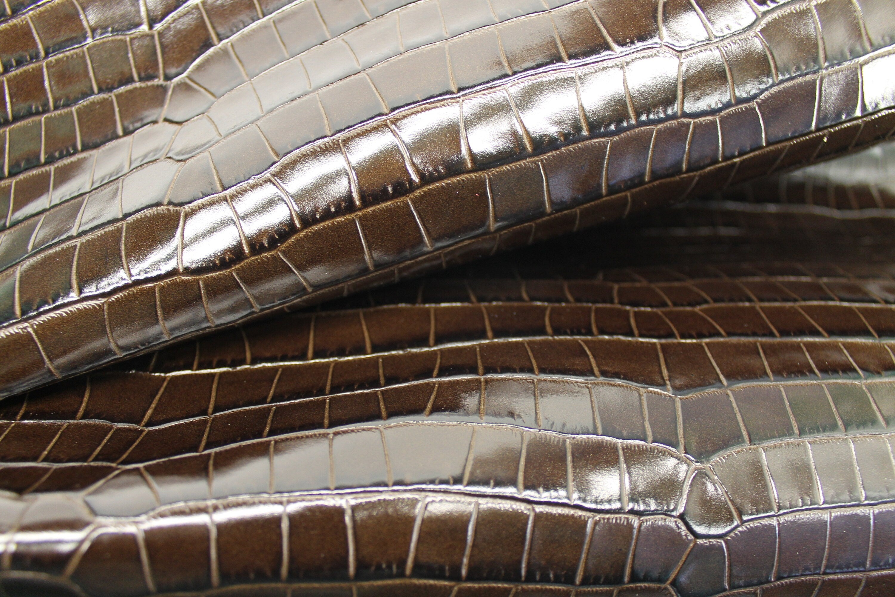 Brown shiny Crocodile Reptile embossed natural leather 1 mm or 2.5oz  | Brown Shiny color || cow embossed hides skins