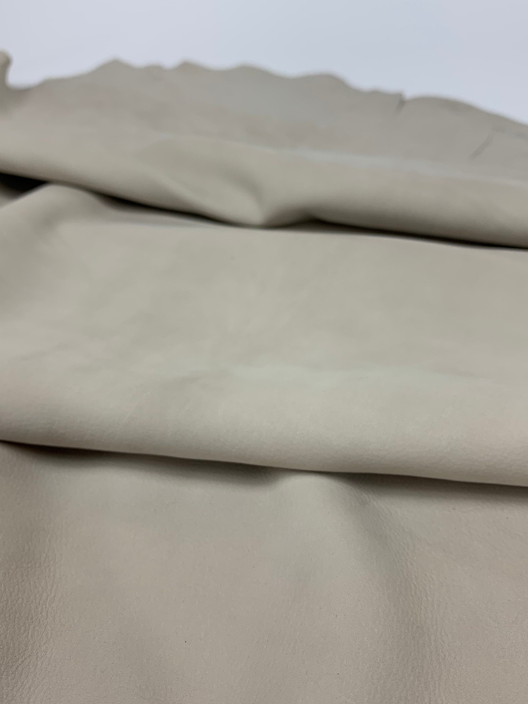 Beige milled nubuck leather | 0.6 mm | 2oz