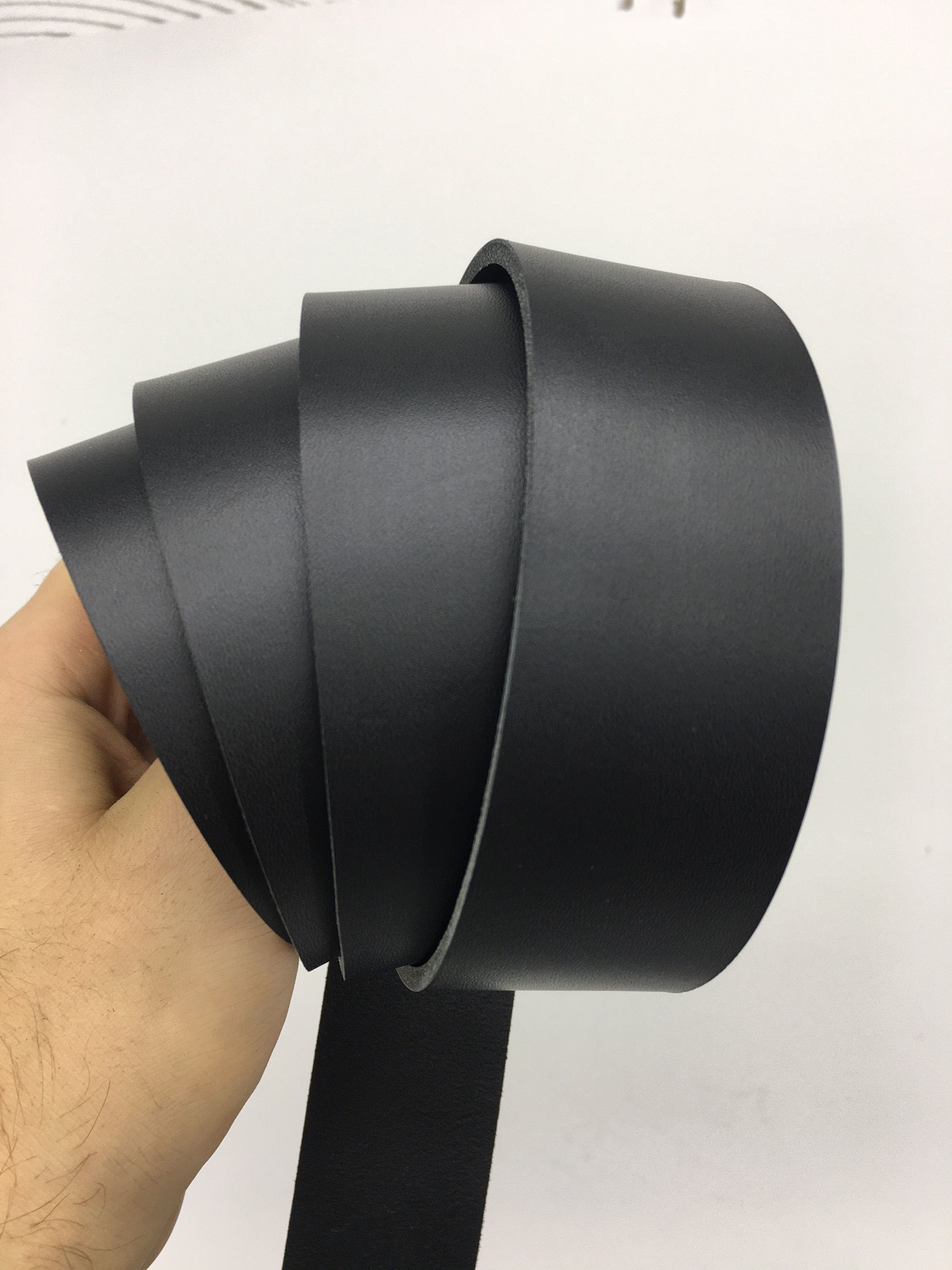 Black leather straps | 130 cm, 51 inch long | 3.2 mm, 8oz thick