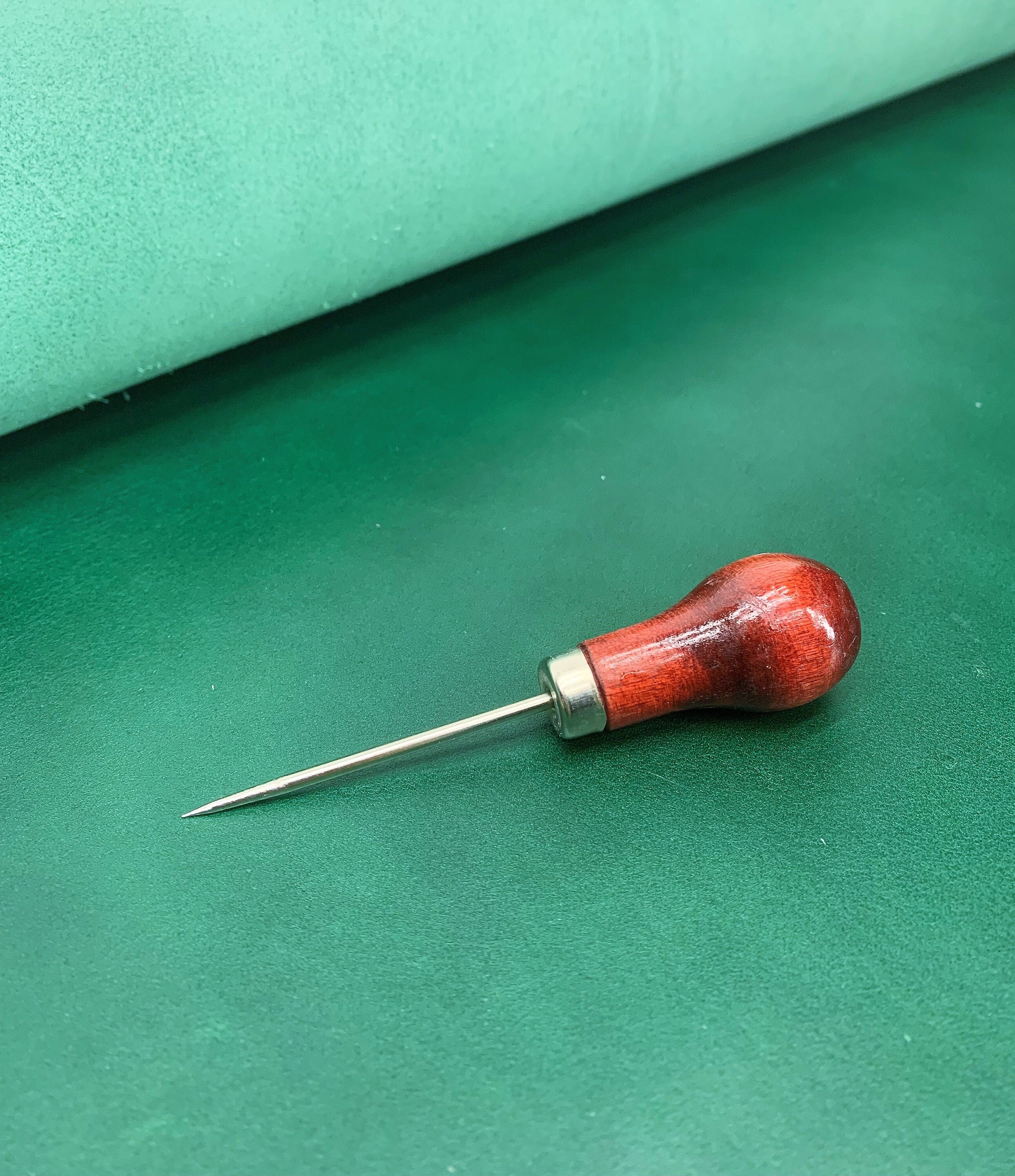 Leather awl for hand sewing leather | Pin 5 cm/ 2 inch long | Burgundy wood handle