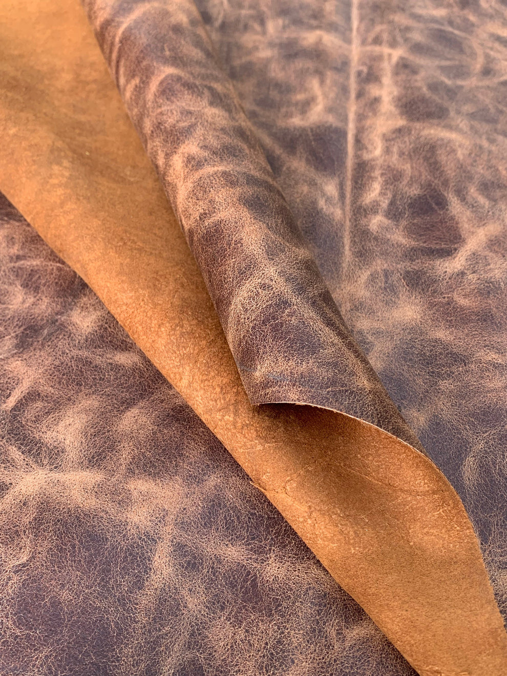 Distressed Soft Rustic Italian Vegetable tanned leather 0.8 mm 2 oz Br