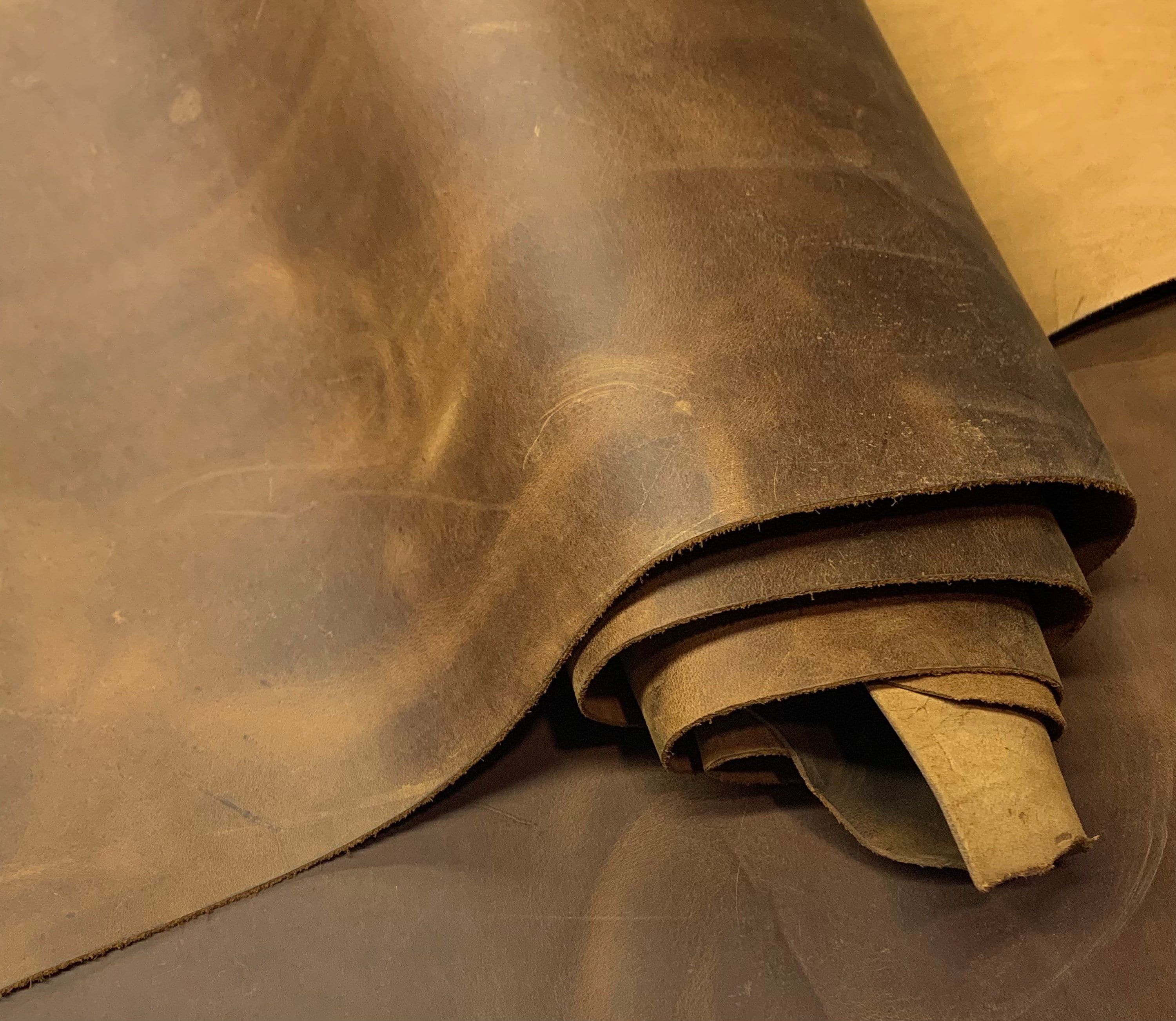 Brown pull up real leather 1.4-1.6 mm 4 oz  crazy horse waxy oily finishing distressed cinnamon caramel brown