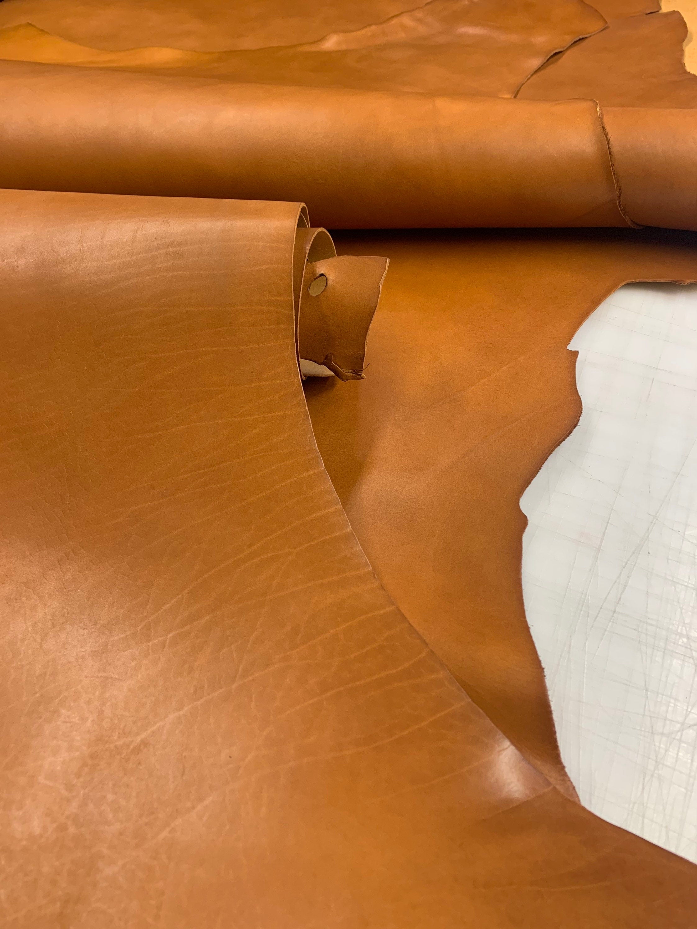 Vegetable tanned full grain 100% genuine cowhide leather thick