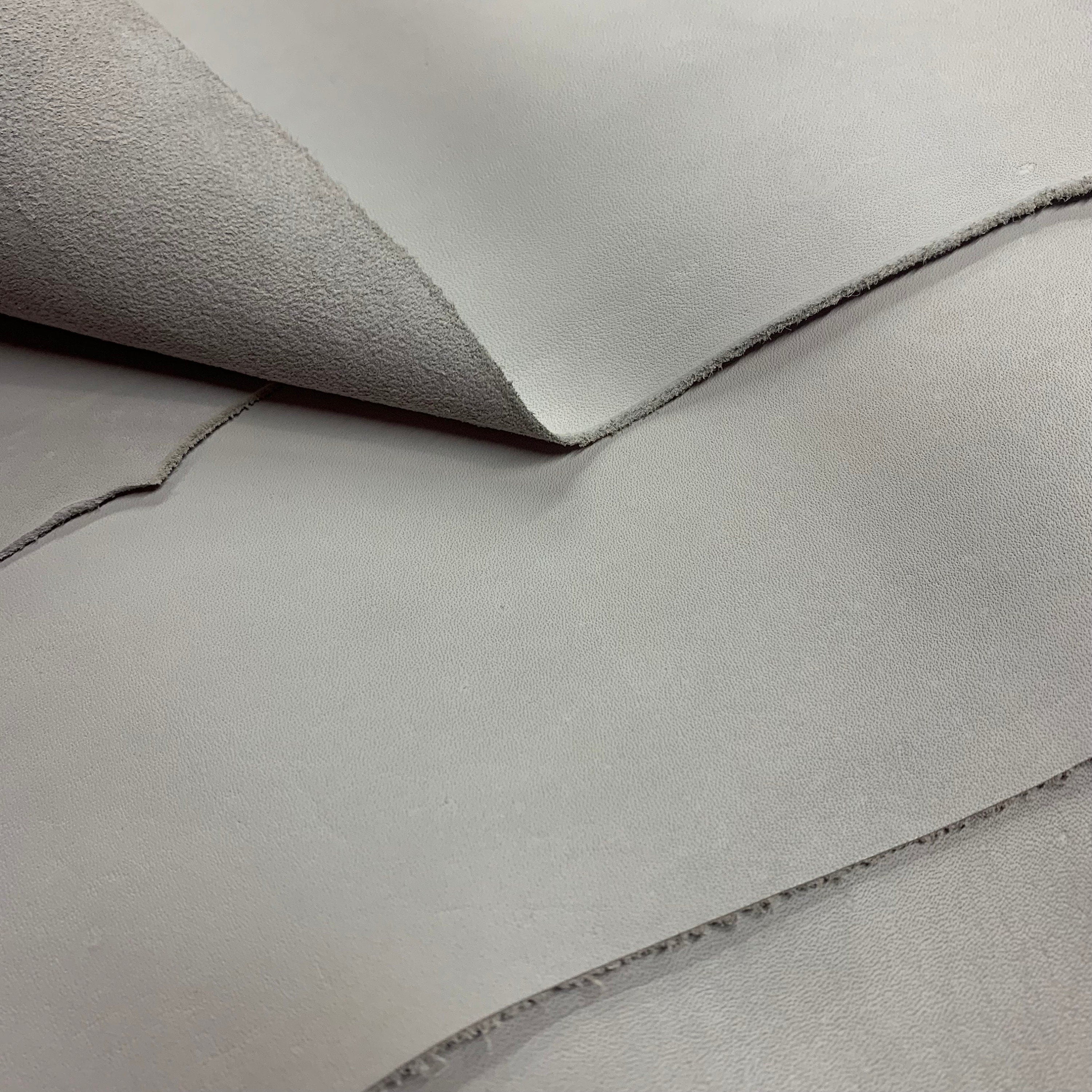 Gray leather light | off white| calf| vintage crust |without finish | 1mm 2.5oz | leathercraft | for diy, vintage, shoes, bags, leathercraft