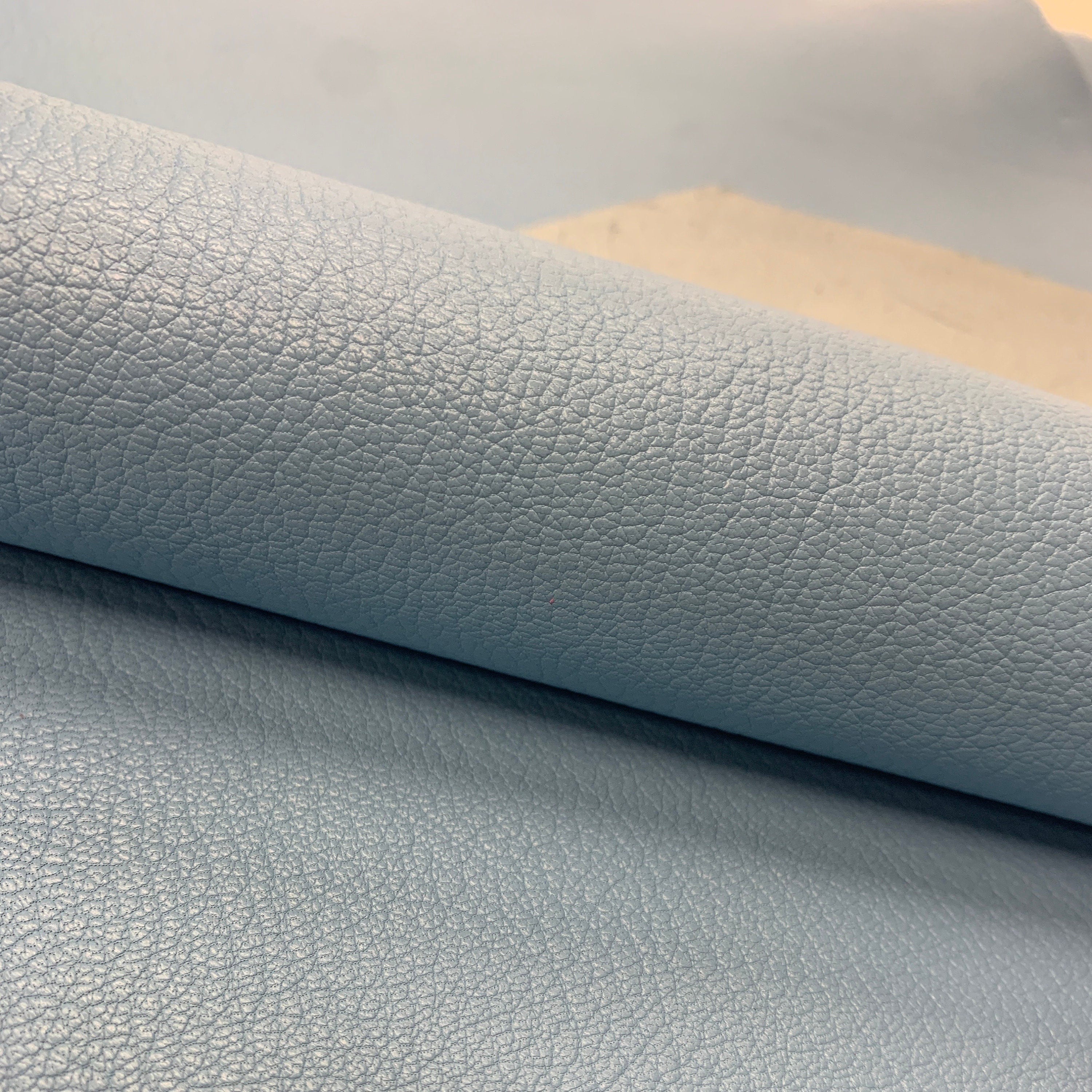 Light blue leather textured goat hide | 1.5 mm 3-4oz | soft, matt | baby blue | for bags, wallets, crafts