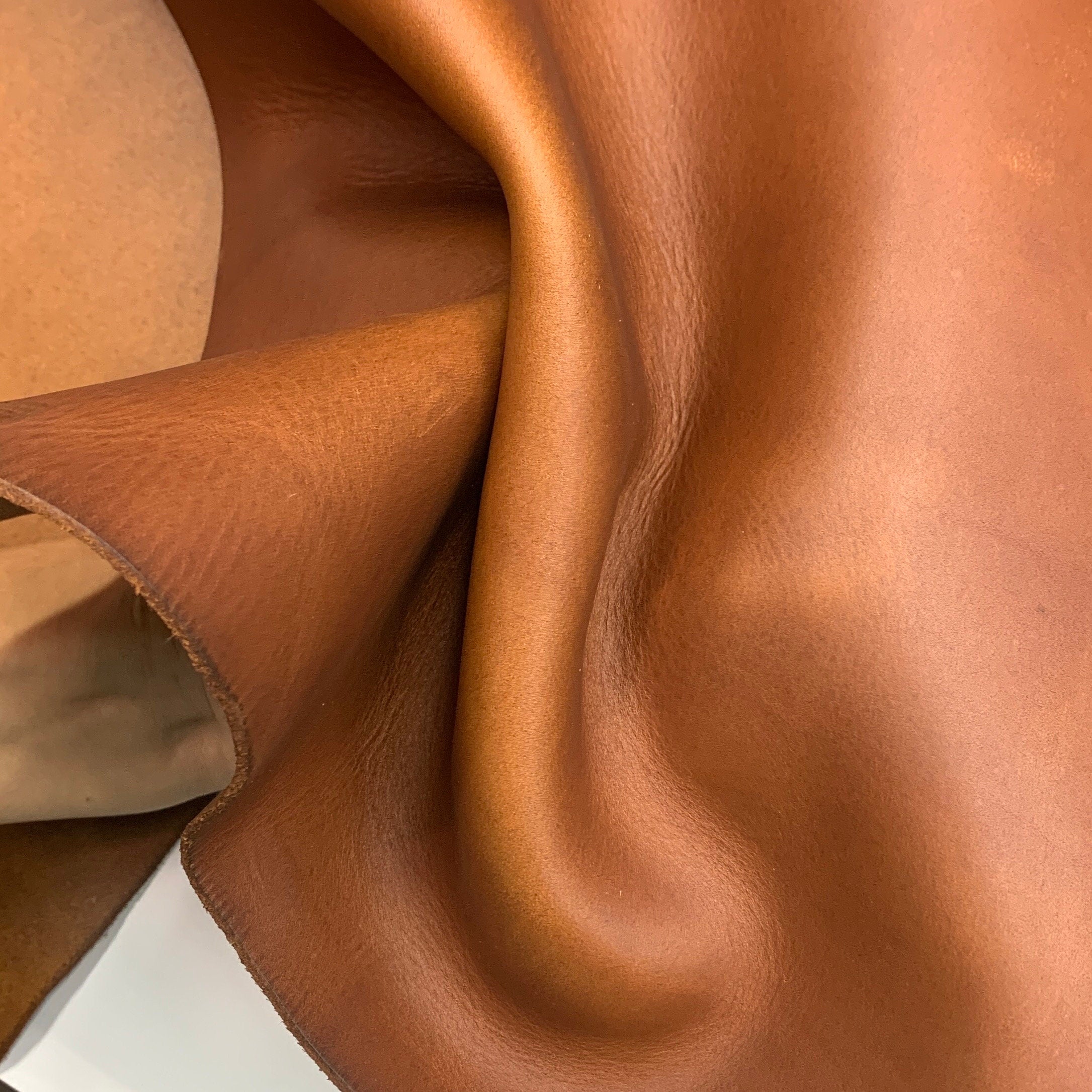 Light Brown Leather | Italian Vegetable tanned natural | Pull up | 2 mm 5 oz | Matt sheets panels for bags shoes crafts