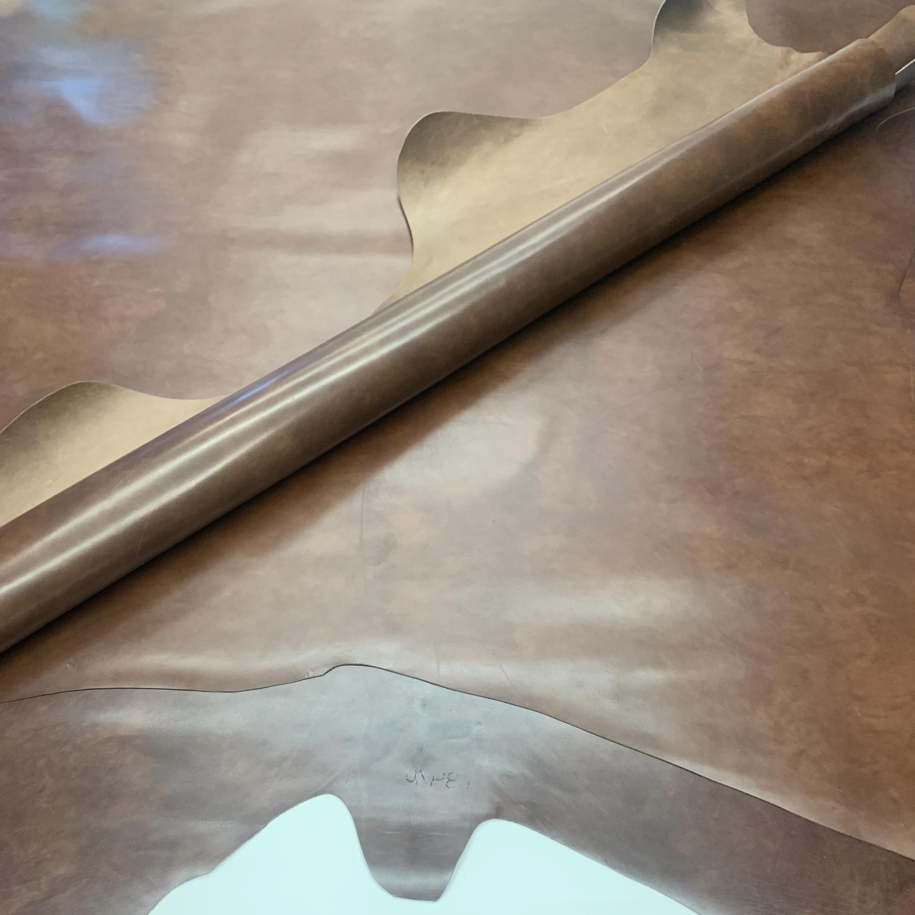Brown leather | Italian Vegetable Tanned | Distressed | Oil tanned 100% natural | 1.3 mm 3 oz | color | sheets pieces panels for bags, boots