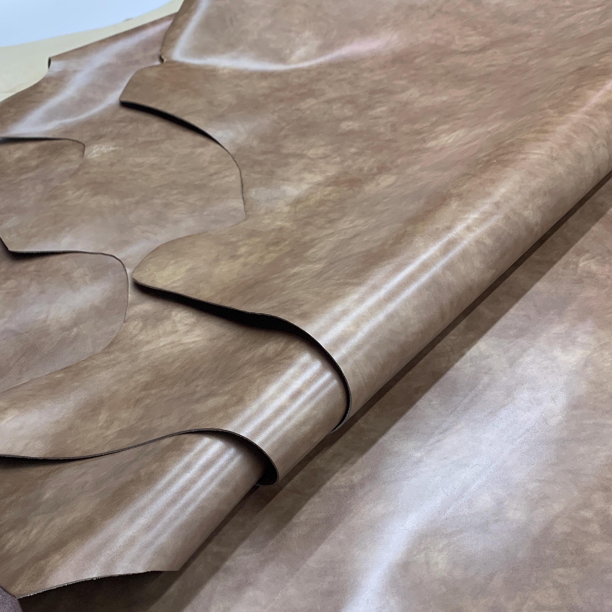 Brown leather | Italian Vegetable Tanned | Hand dyed | Oil tanned 100% natural | 1.2 mm 3 oz | color | sheets pieces panels for bags, boots
